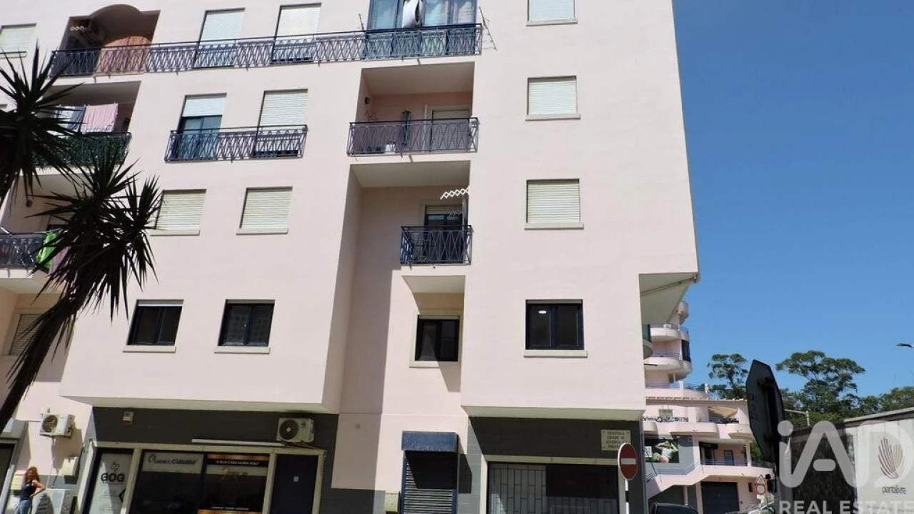 Apartamento para Venda em Corroios Foto 23