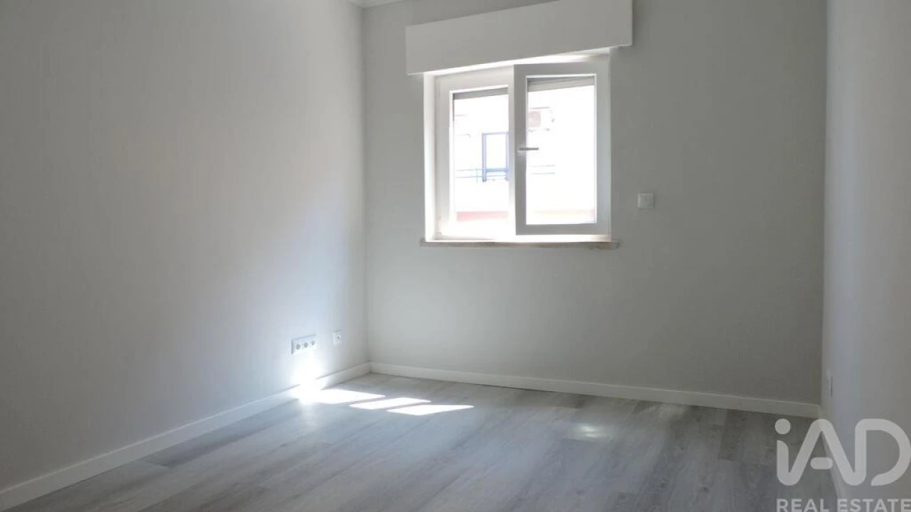 Apartamento para Venda em Corroios Foto 20