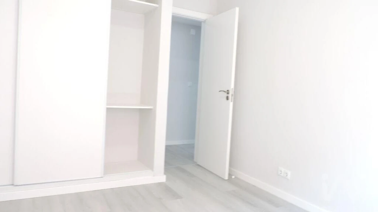Apartamento para Venda em Corroios Foto 15