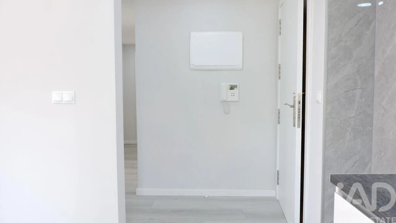 Apartamento para Venda em Corroios Foto 7