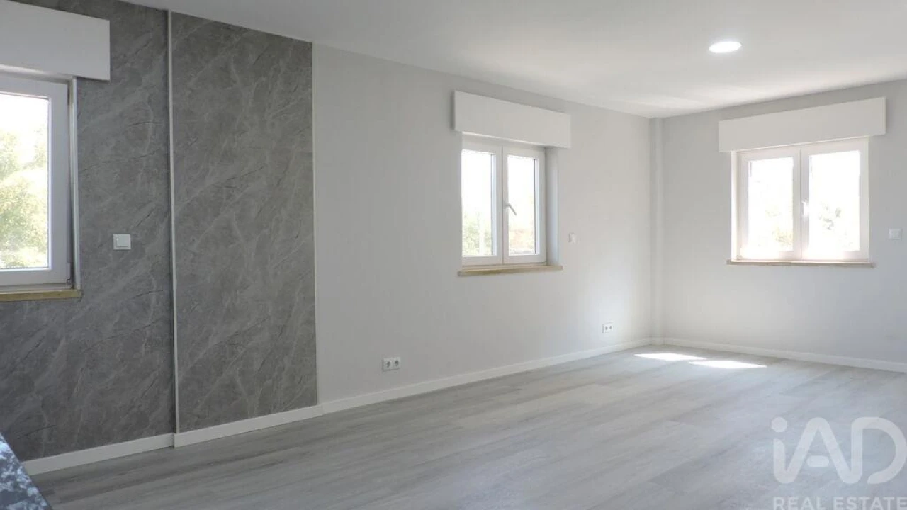 Apartamento para Venda em Corroios Foto 2
