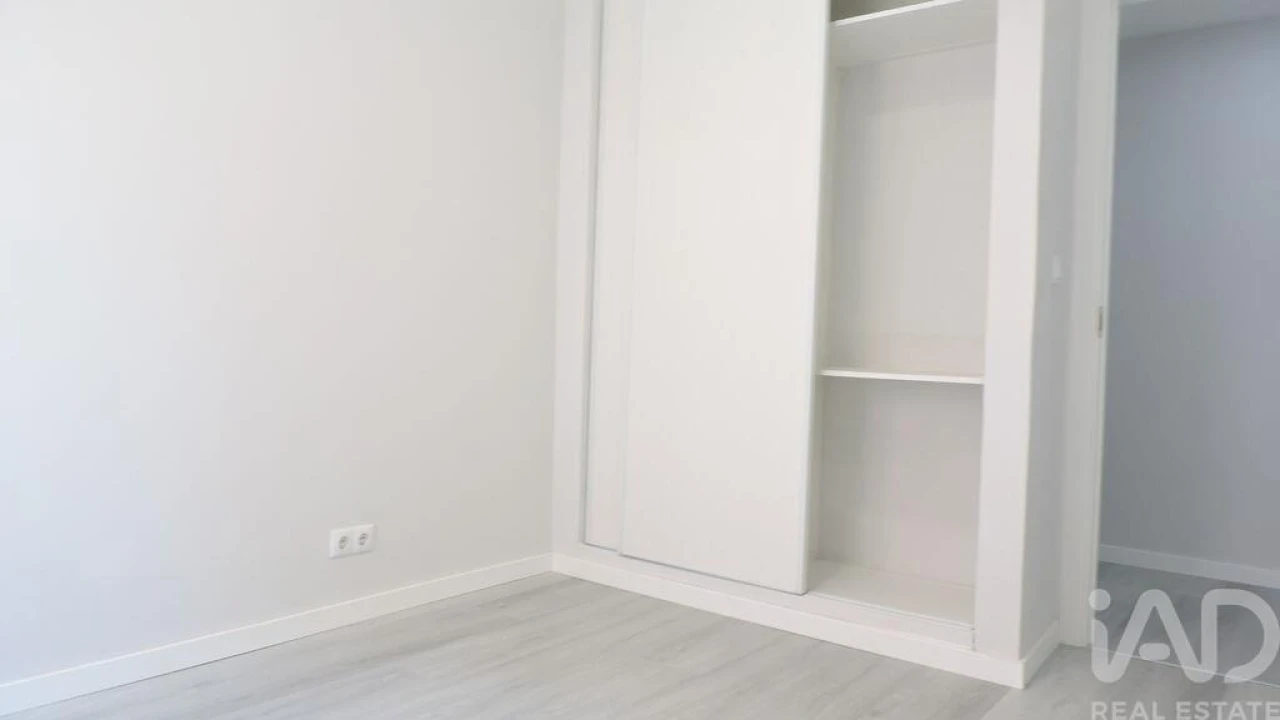 Apartamento para Venda em Corroios Foto 14