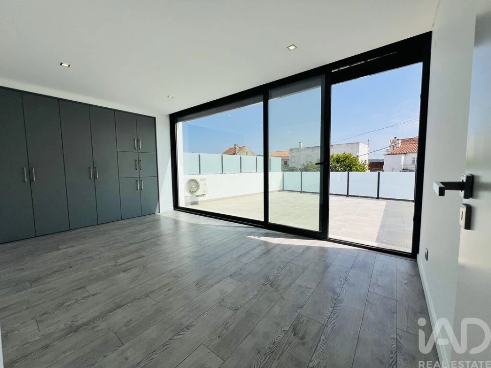 Moradia T2 para Venda em Alfeizerão Foto 17