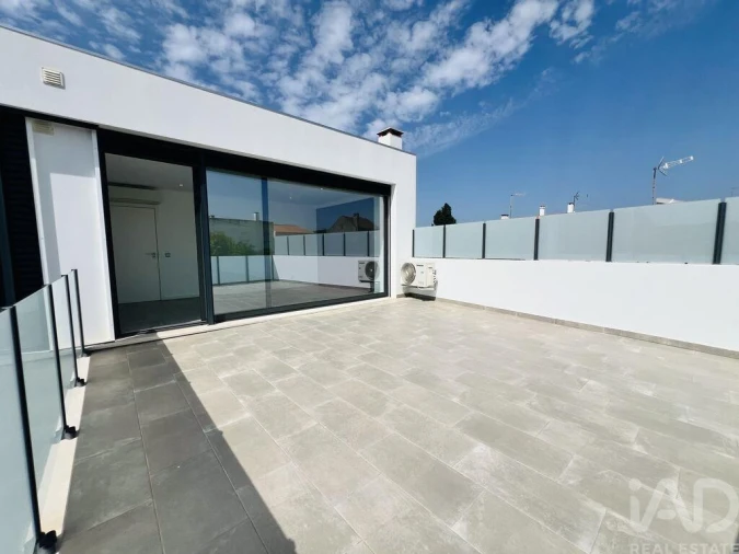 Moradia T2 para Venda em Alfeizerão Foto 25