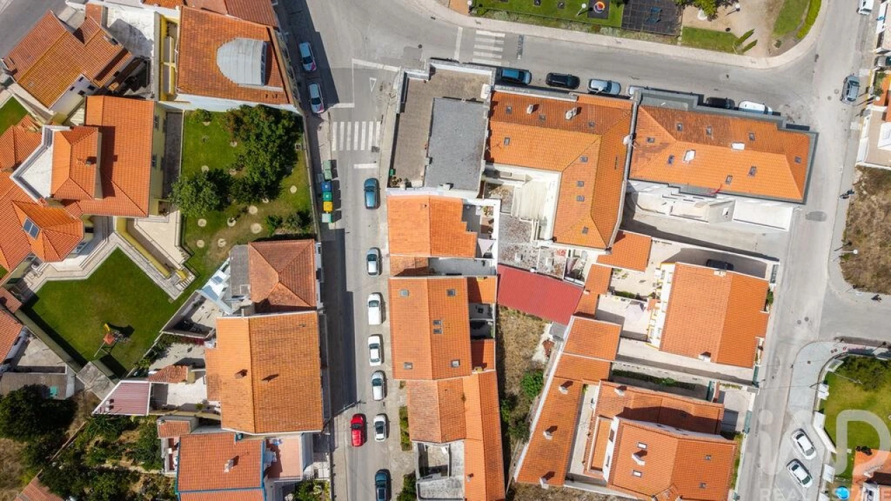 Moradia T2 para Venda em Atouguia da Baleia Foto 34