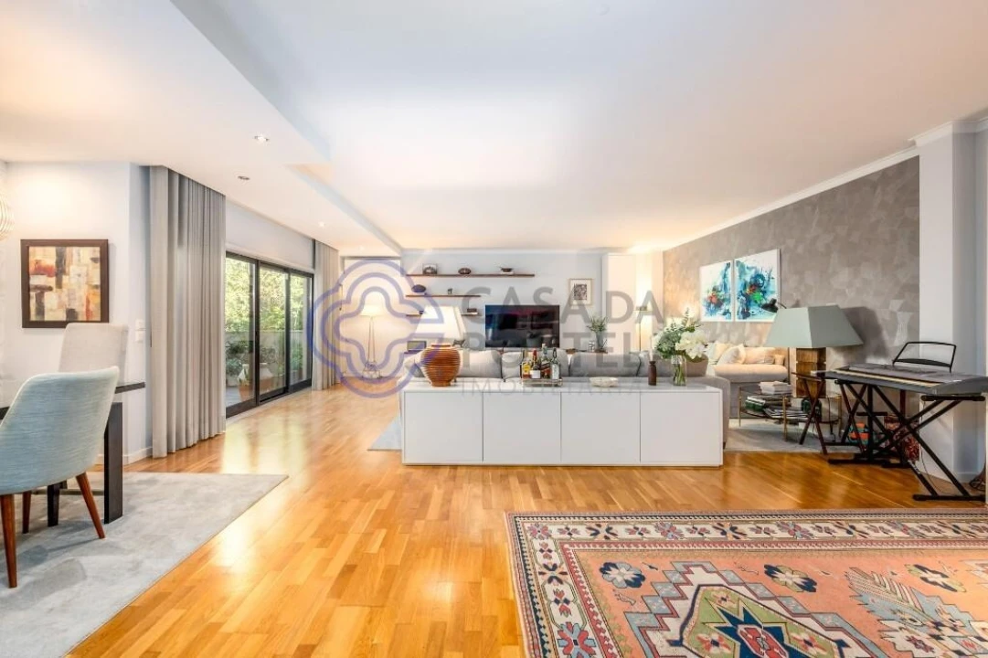 Apartamento T5 para Venda em Lumiar Foto 3