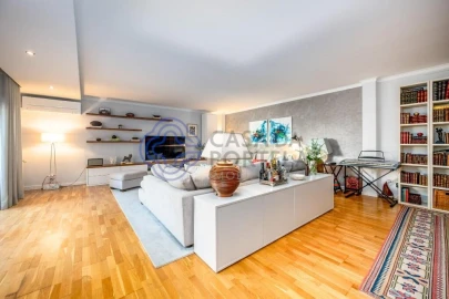Apartamento T5 para Venda em Lumiar