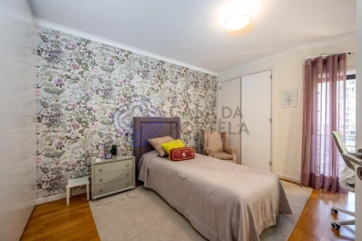 Apartamento T5 para Venda em Lumiar
