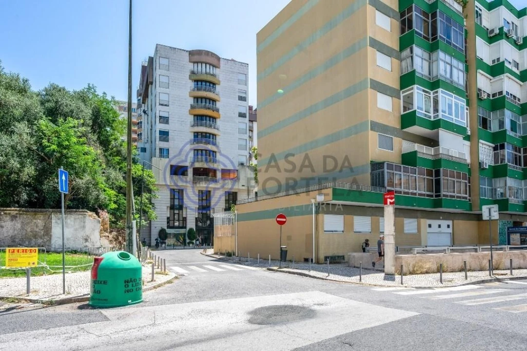 Apartamento T5 para Venda em Lumiar Foto 45