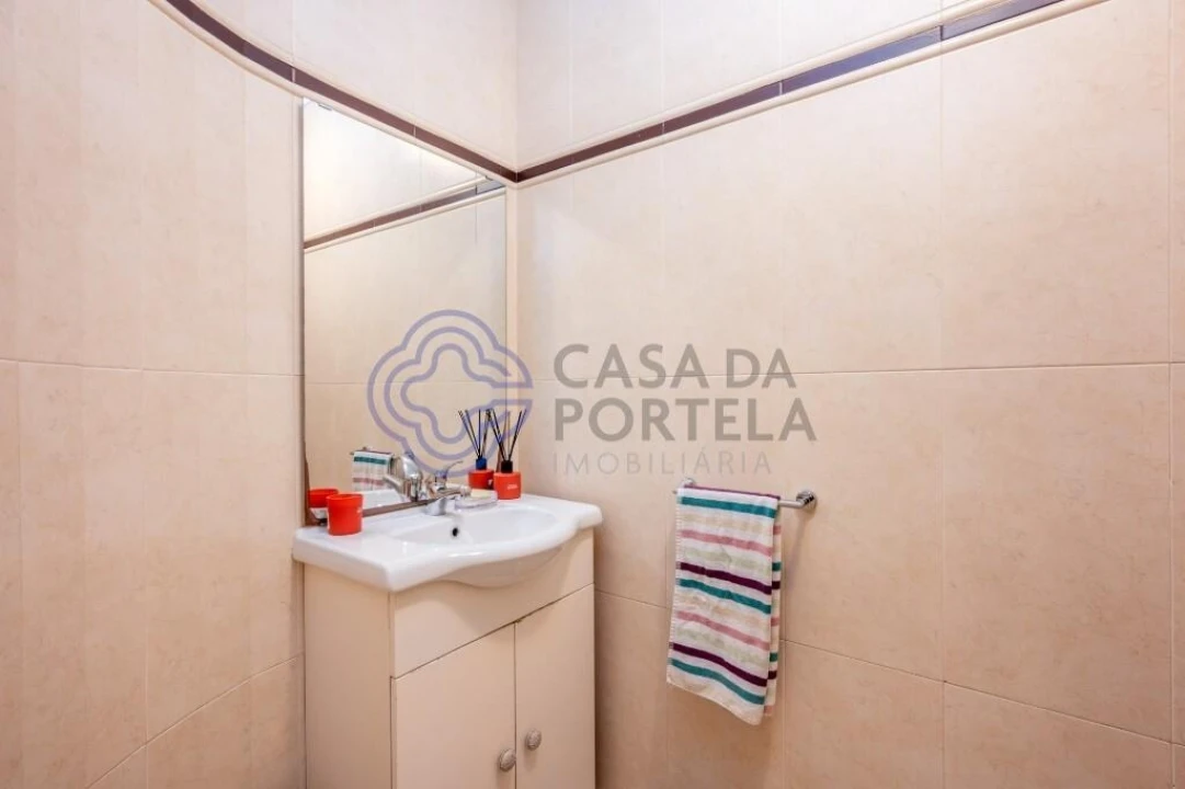 Apartamento T5 para Venda em Lumiar Foto 12