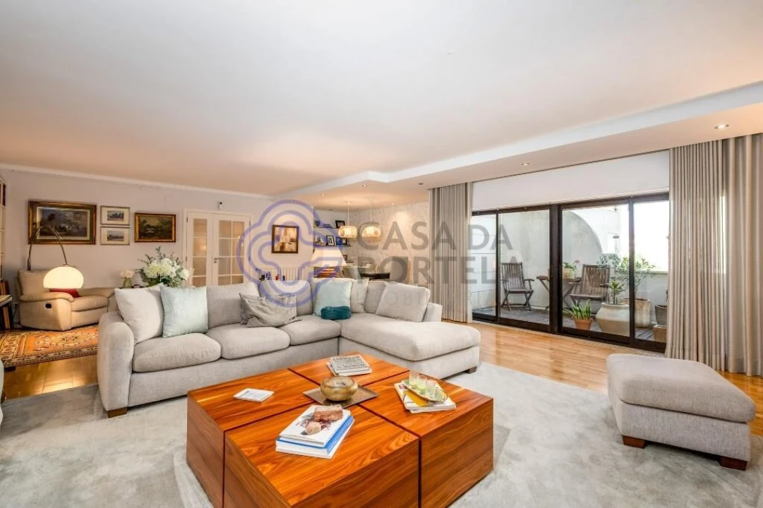 Apartamento T5 para Venda em Lumiar Foto 10