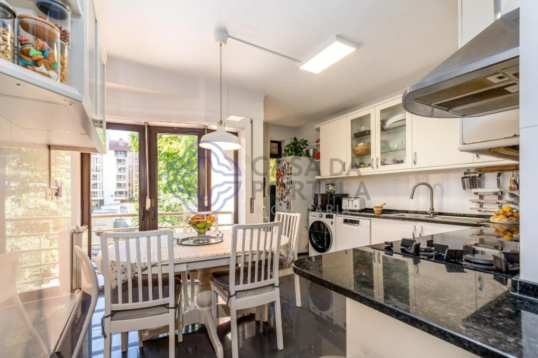 Apartamento T5 para Venda em Lumiar Foto 32