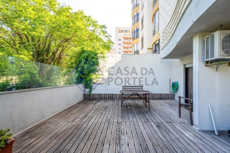 Apartamento T5 para Venda em Lumiar Foto 30