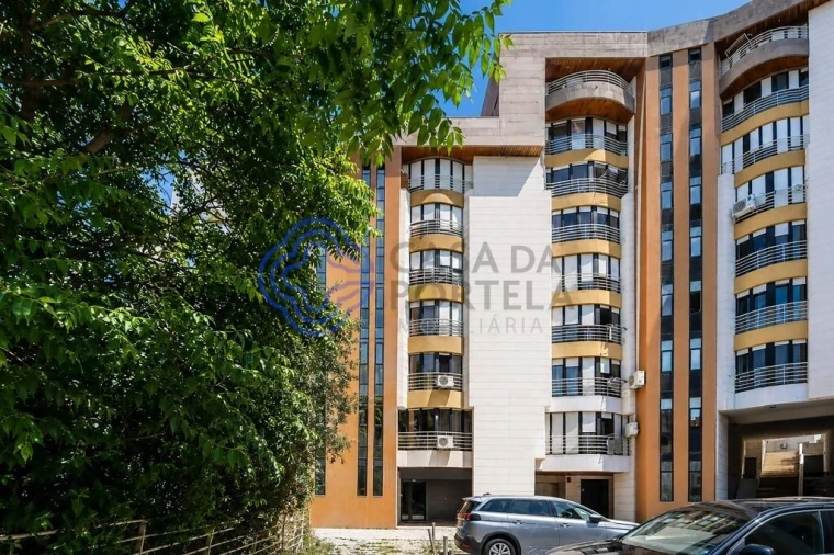 Apartamento T5 para Venda em Lumiar Foto 46