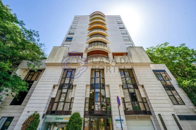 Apartamento T5 para Venda em Lumiar Foto 39