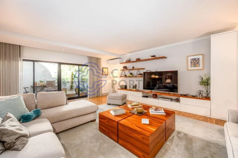 Apartamento T5 para Venda em Lumiar Foto 5