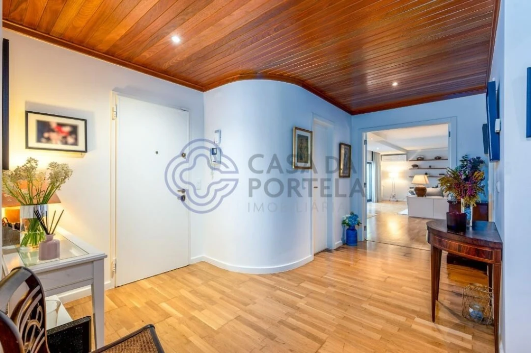 Apartamento T5 para Venda em Lumiar Foto 15