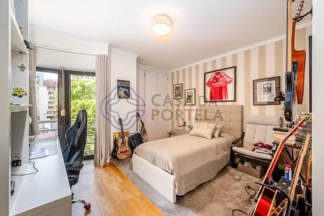 Apartamento T5 para Venda em Lumiar Foto 21