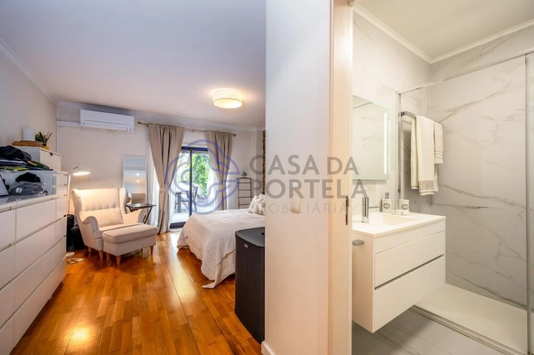 Apartamento T5 para Venda em Lumiar Foto 19