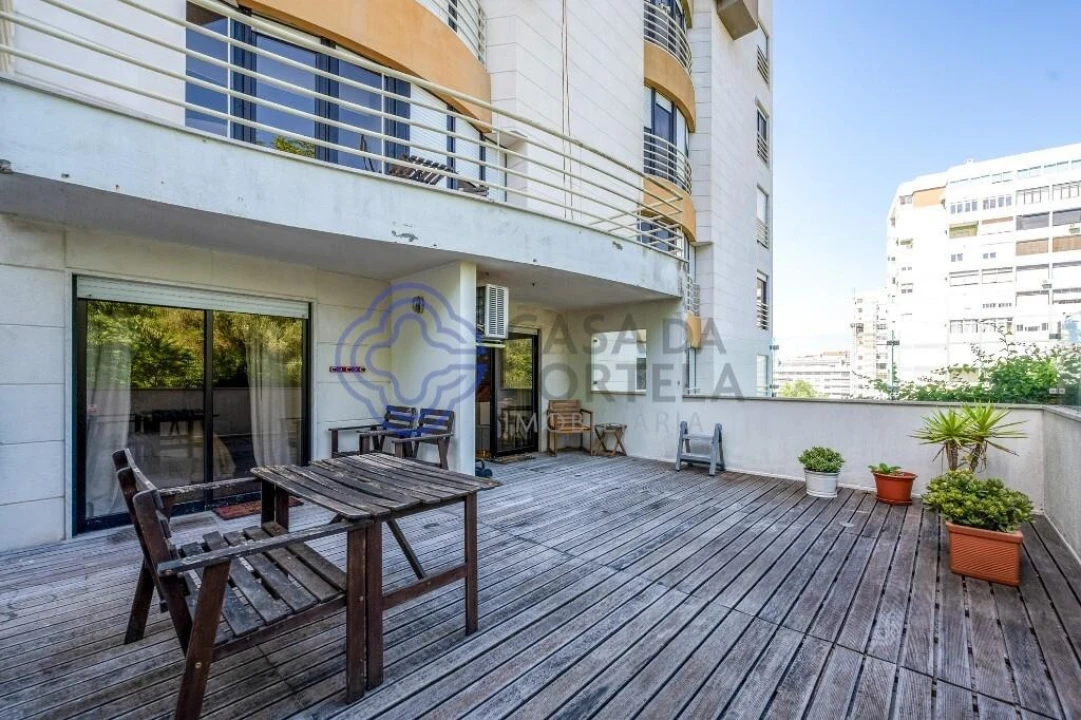 Apartamento T5 para Venda em Lumiar Foto 31