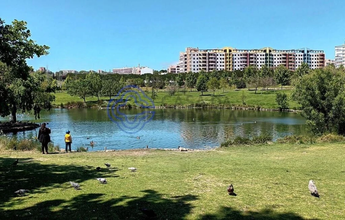 Apartamento T2 para Venda em Laranjeiro e Feijó Foto 25