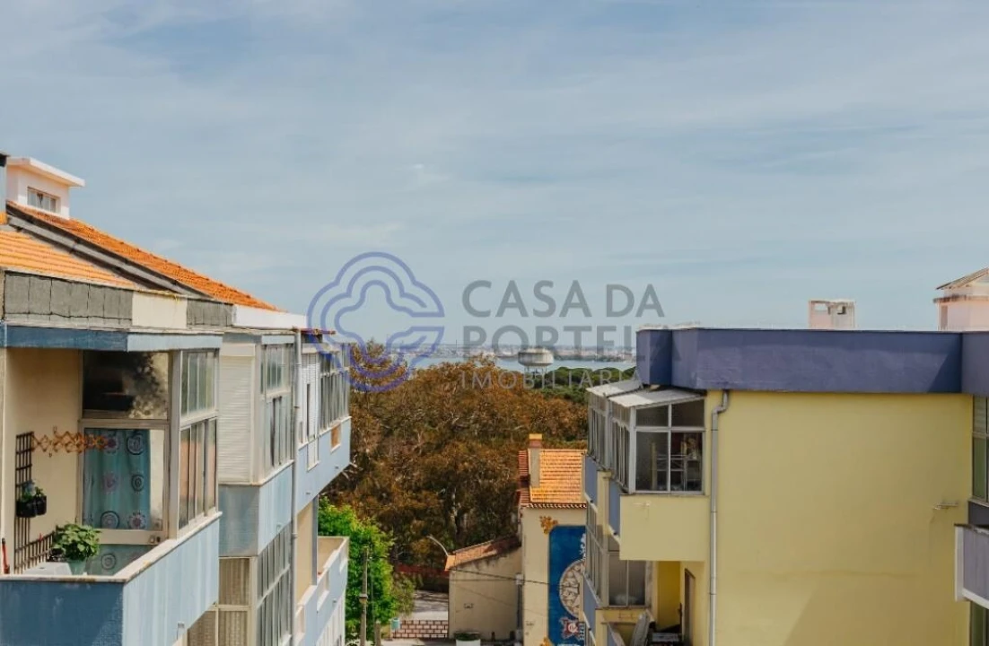 Apartamento T2 para Venda em Laranjeiro e Feijó Foto 19