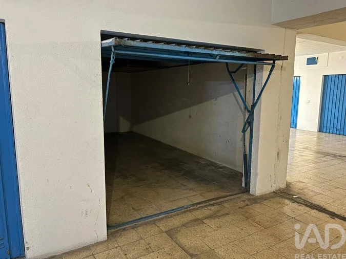 Garagem para Venda em Almada, Cova da Piedade, Pragal e Cacilhas Foto 4