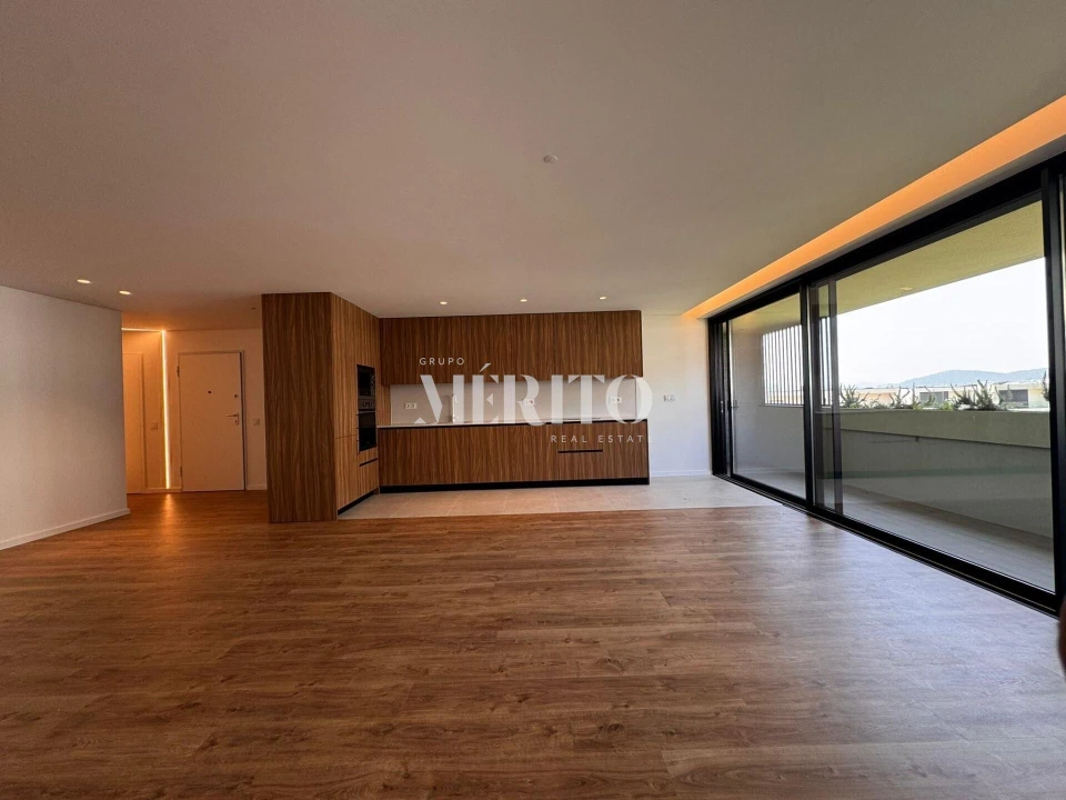 Apartamento T2 para Venda em Caldelas Foto 4