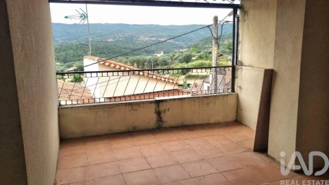 Moradia T5 para Venda em Vale de Azares