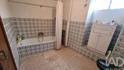 Moradia T5 para Venda em Vale de Azares