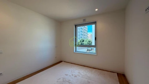 Apartamento T3 para Venda em Póvoa de Varzim, Beiriz e Argivai