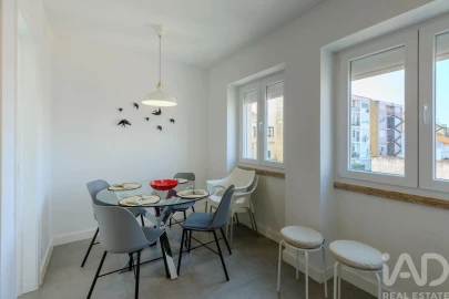 Apartamento T2 para Venda em Campolide