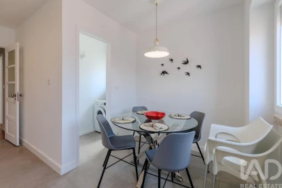 Apartamento T2 para Venda em Campolide