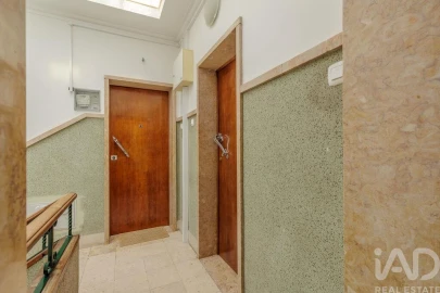 Apartamento T2 para Venda em Campolide