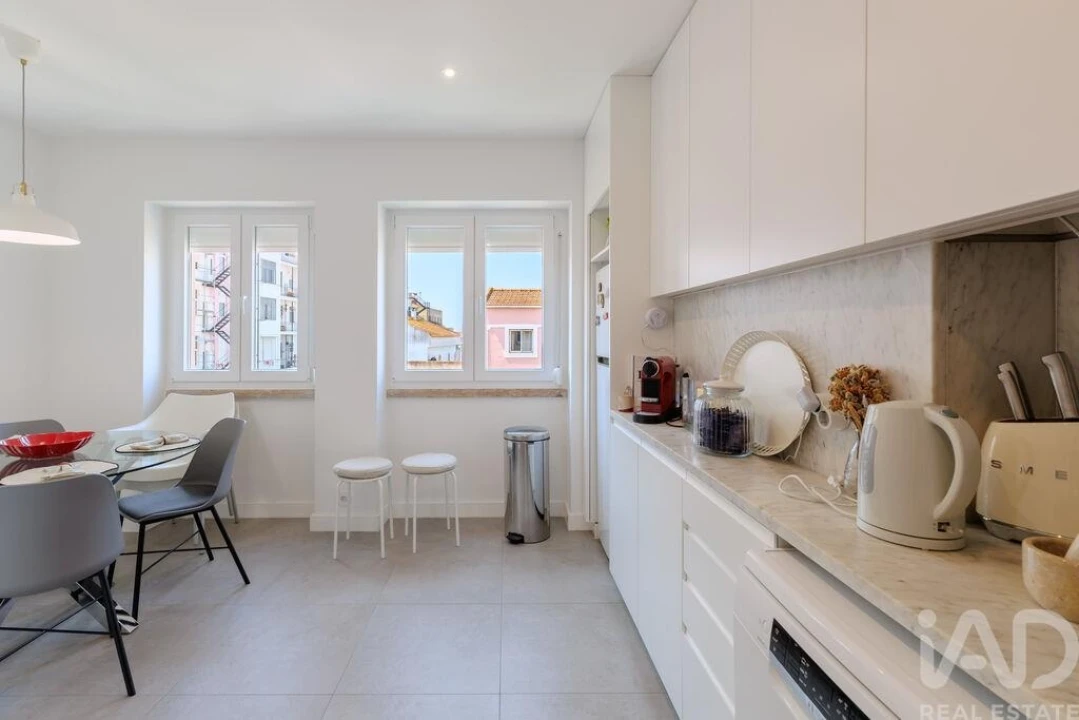 Apartamento T2 para Venda em Campolide Foto 14