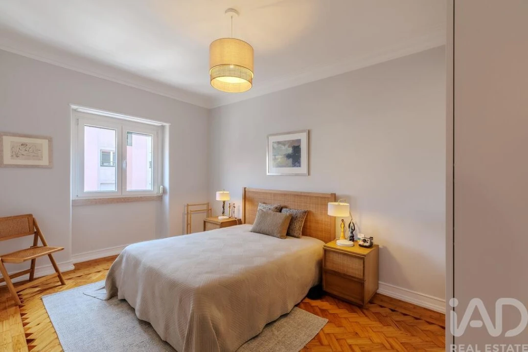 Apartamento T2 para Venda em Campolide Foto 4