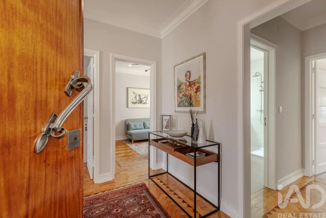 Apartamento T2 para Venda em Campolide Foto 24