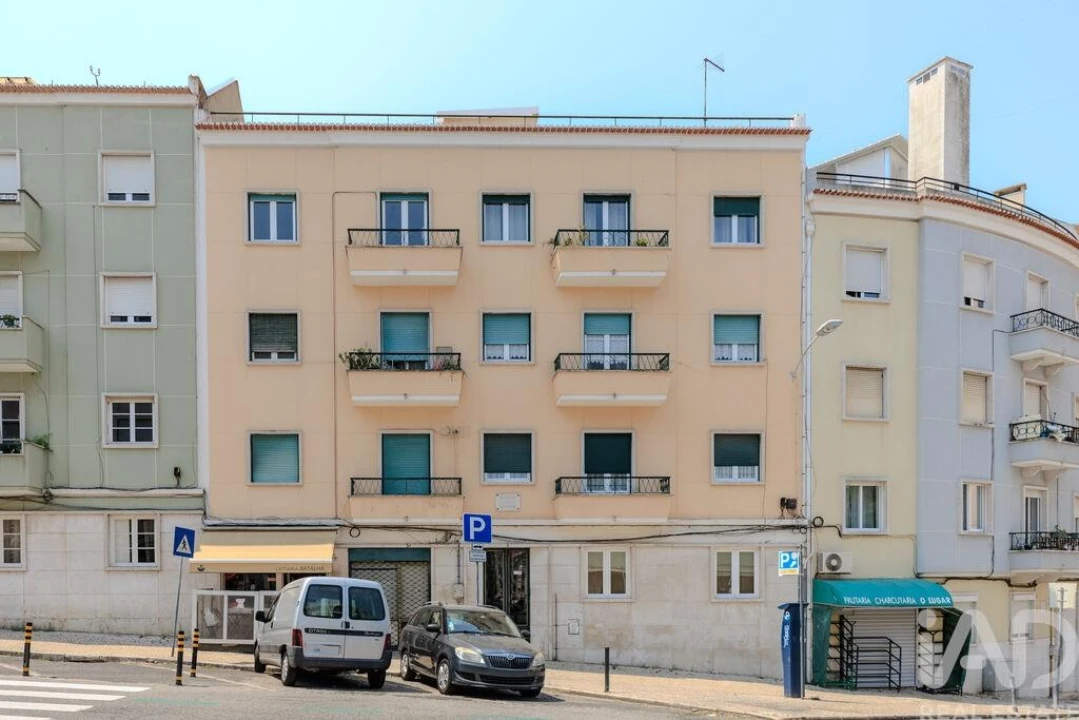 Apartamento T2 para Venda em Campolide Foto 27