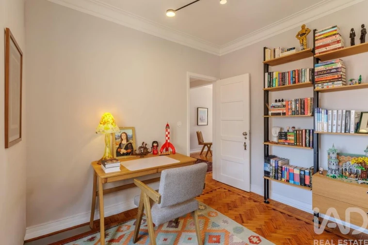 Apartamento T2 para Venda em Campolide Foto 11