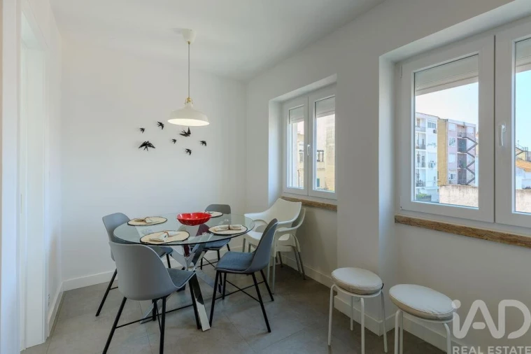 Apartamento T2 para Venda em Campolide Foto 16