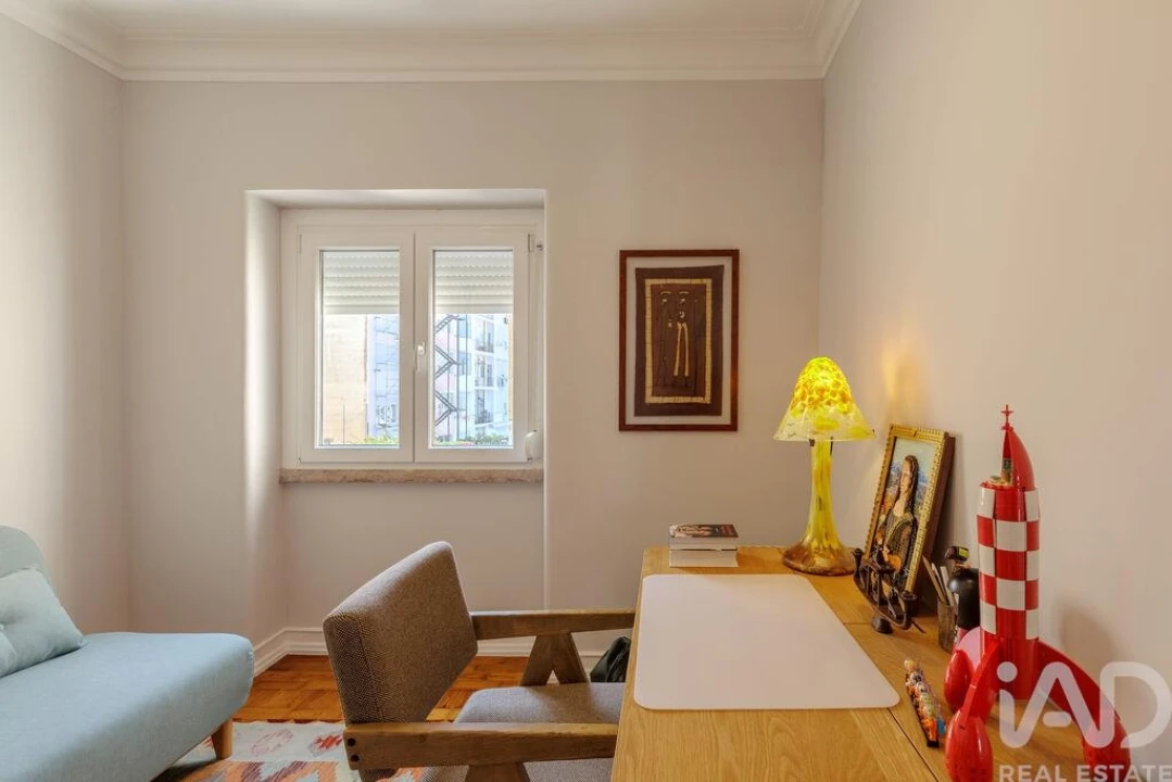 Apartamento T2 para Venda em Campolide Foto 9