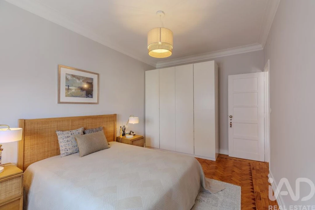 Apartamento T2 para Venda em Campolide Foto 5