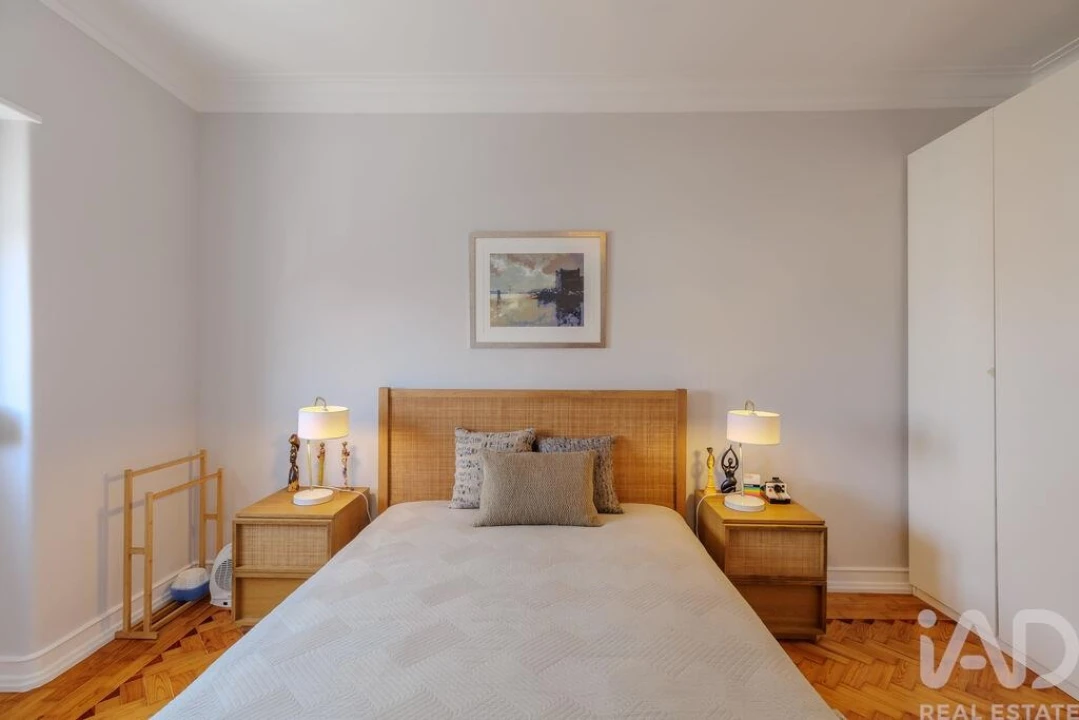 Apartamento T2 para Venda em Campolide Foto 6