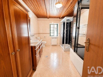 Moradia T5 para Venda em Usseira