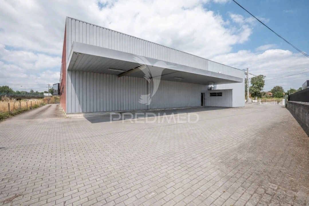 Armazém para Arrendamento em Vila de Prado Foto 7