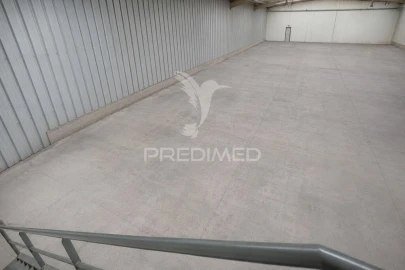 Armazém para Arrendamento em Vila de Prado