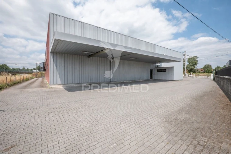 Armazém para Arrendamento em Vila de Prado Foto 7