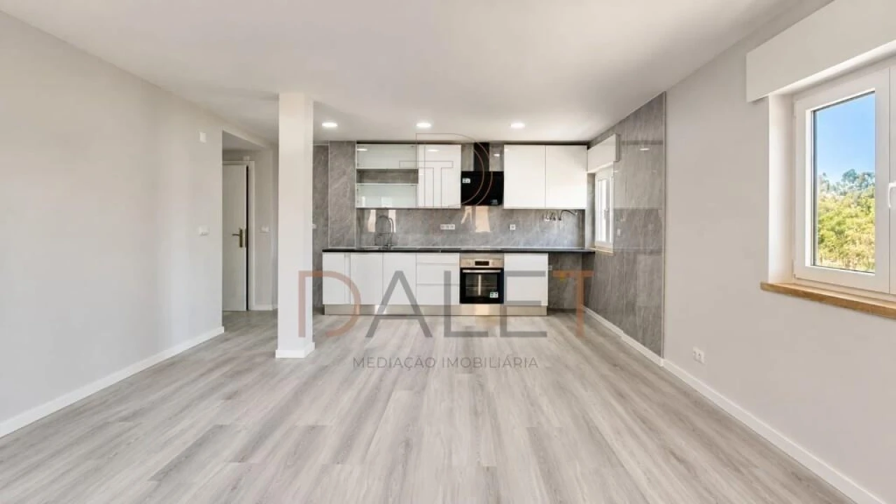 Apartamento T2 para Venda em Corroios Foto 4