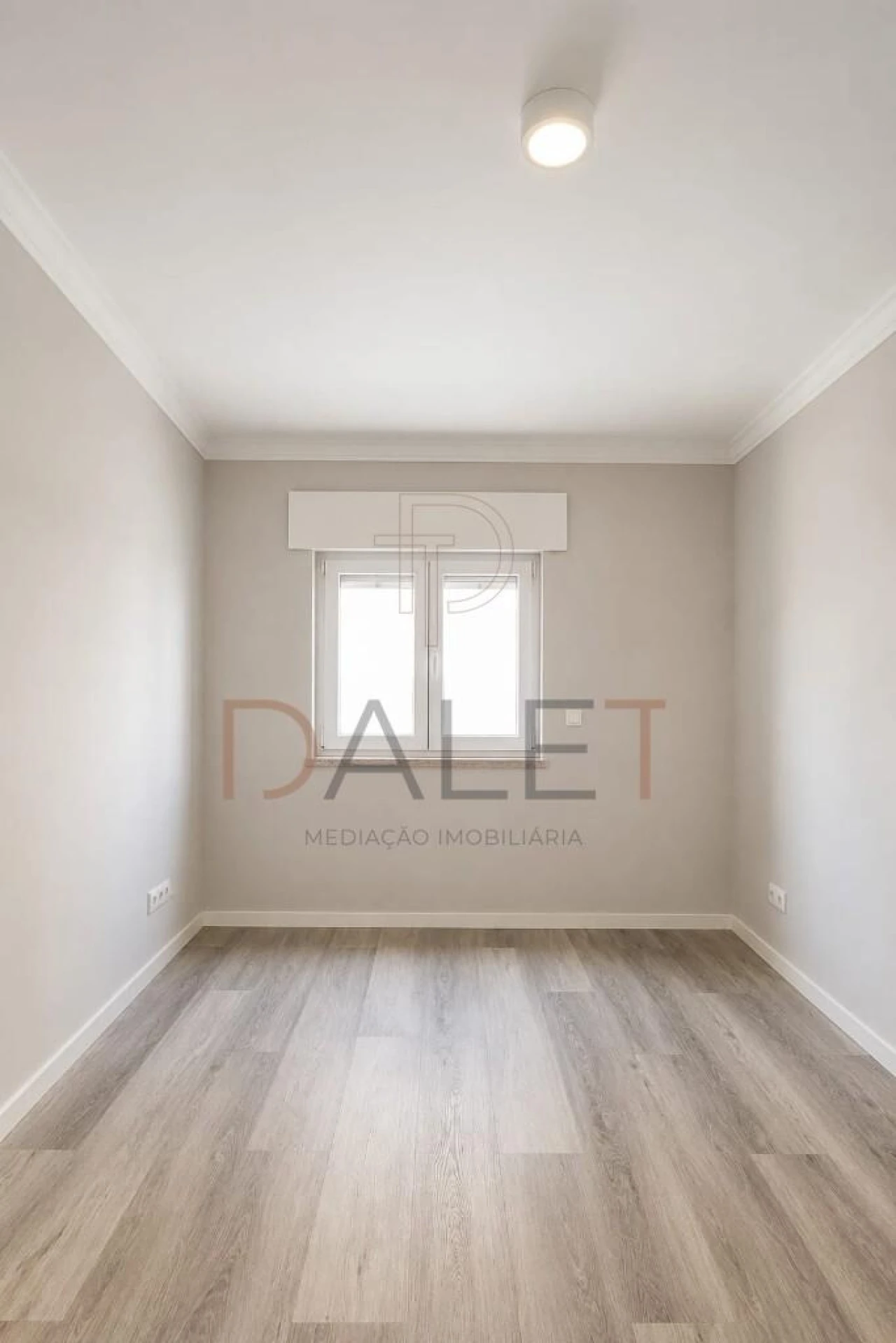 Apartamento T2 para Venda em Corroios Foto 16