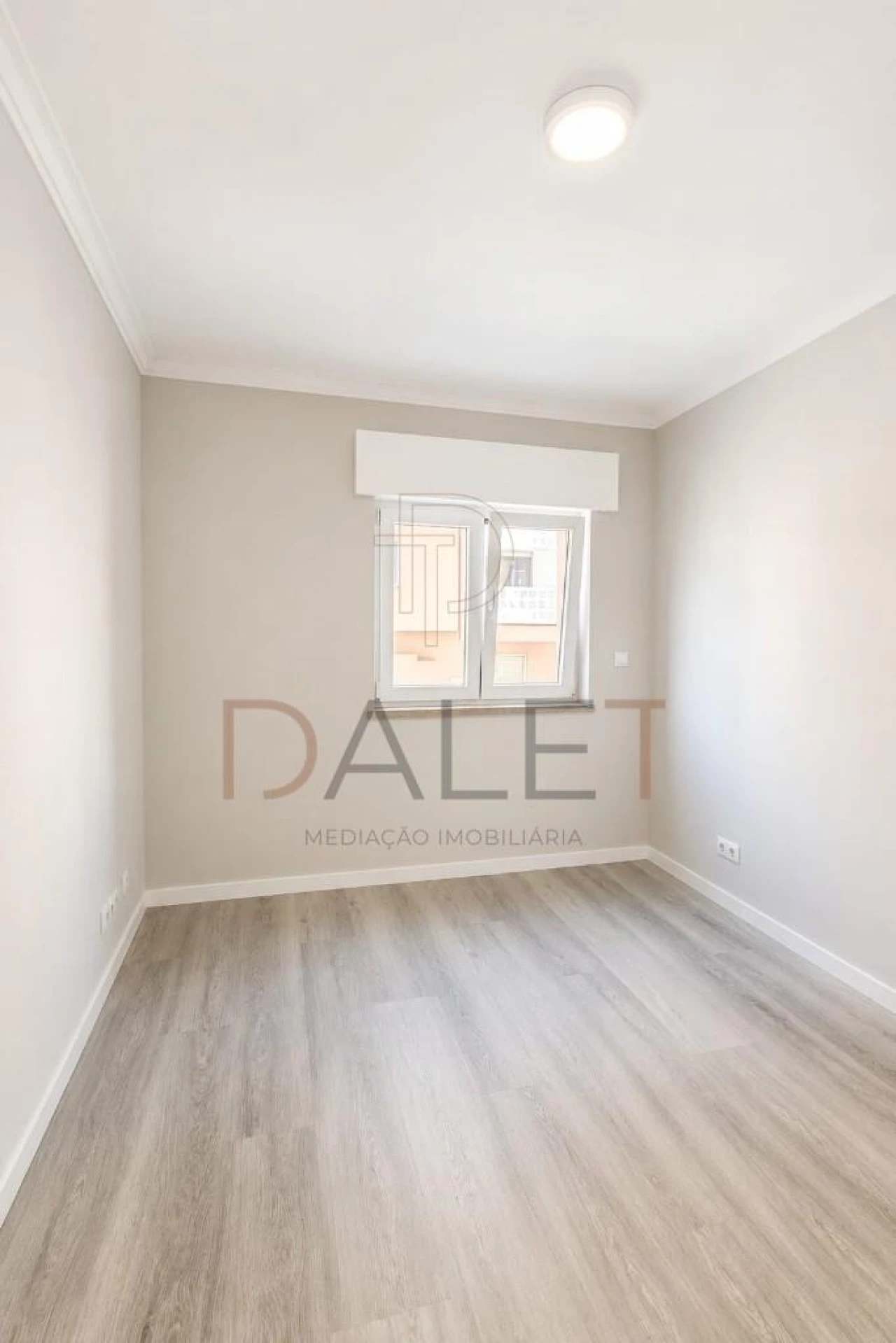Apartamento T2 para Venda em Corroios Foto 12